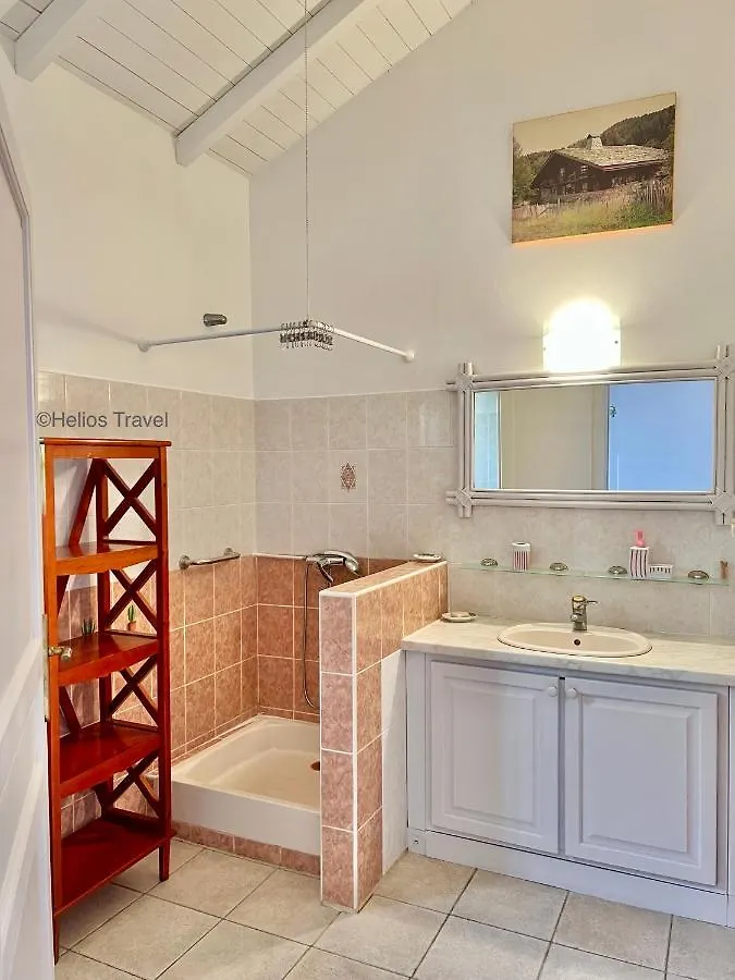 Villa Tramontane. Vue Mer. 2 Chambres. Ferry Deshaies.  Deshaies